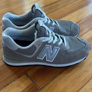 New Balance 574 Classic Sneakers in Grey Size 7 Women